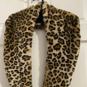 Aldo Neck Shawl FAUX FUR